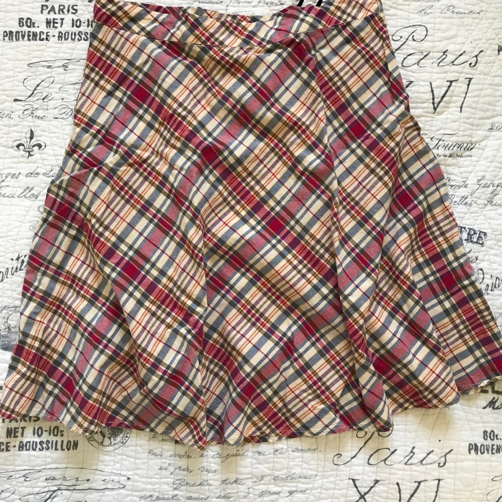 Adorable Tommy Hilfiger plaid skirt
